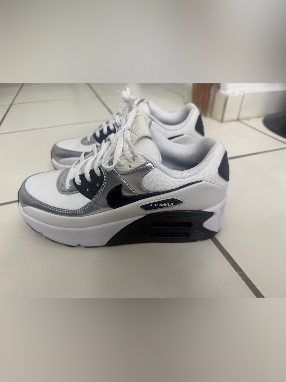Nike Women’s White Silver & Black Air Max Sneakers